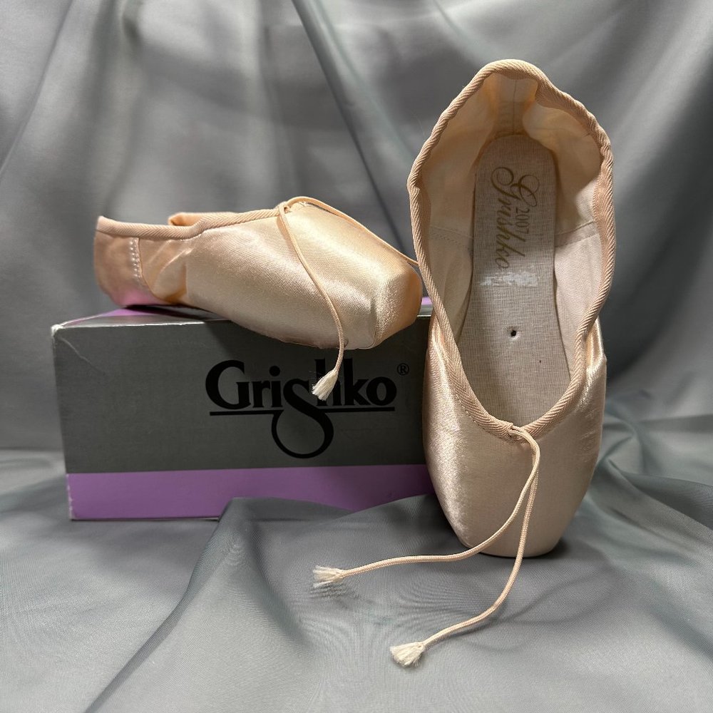 2007 Grishko Pink Pointe Shoes, 4.5